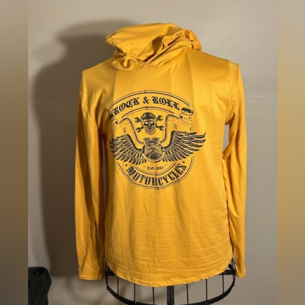 🍋‍🟩 size small tee hoodie  womens tee shirt logo biker long sleeved moto
